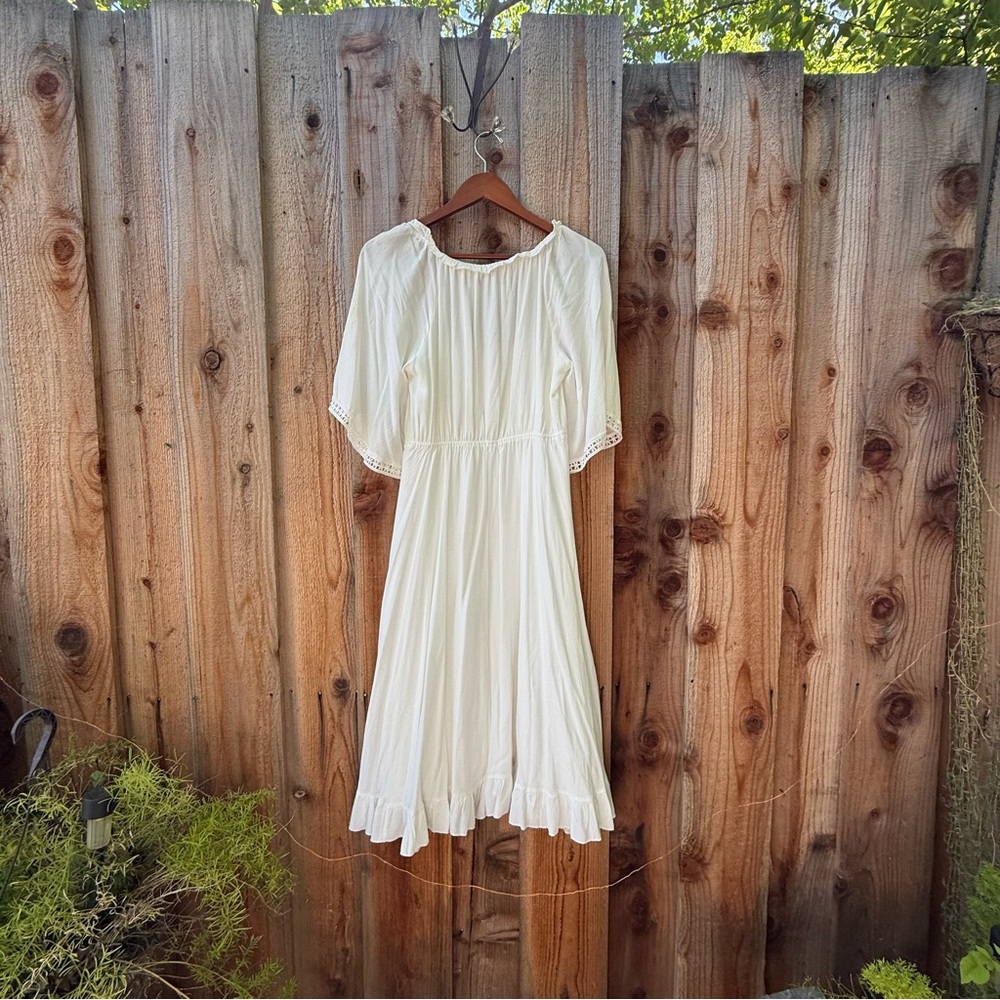 White Sweetheart Wide Three-Quarter Sleeve Handkerchief Dress 🌿 - Picture 7 of 9